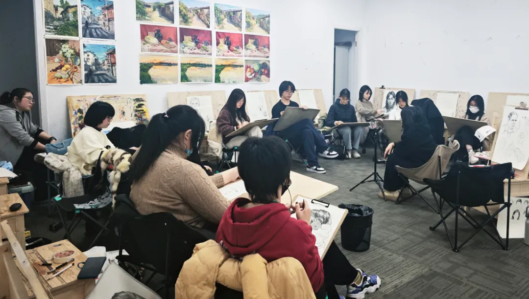 达芬奇画室2025年暑假班,美术艺考集训,美术暑假集训班